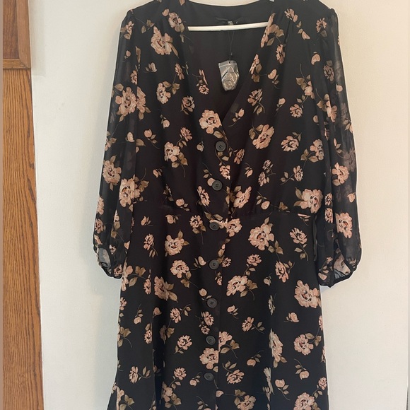 Dynamite dress- never worn - Picture 1 of 3